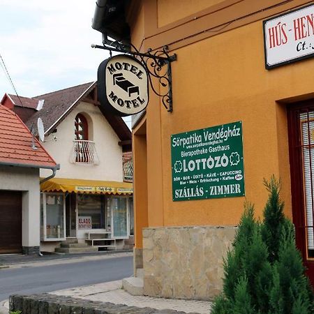 Soerpatika Vendeghaz Hotel Badacsonytomaj Buitenkant foto