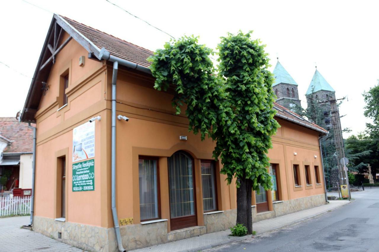 Soerpatika Vendeghaz Hotel Badacsonytomaj Buitenkant foto
