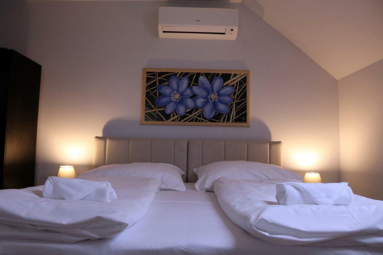 Soerpatika Vendeghaz Hotel Badacsonytomaj Buitenkant foto