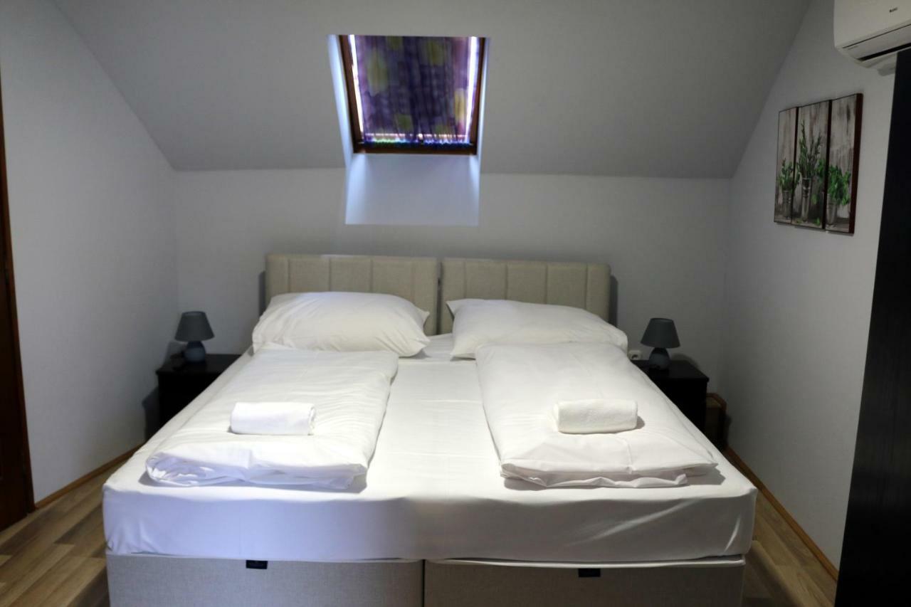 Soerpatika Vendeghaz Hotel Badacsonytomaj Buitenkant foto
