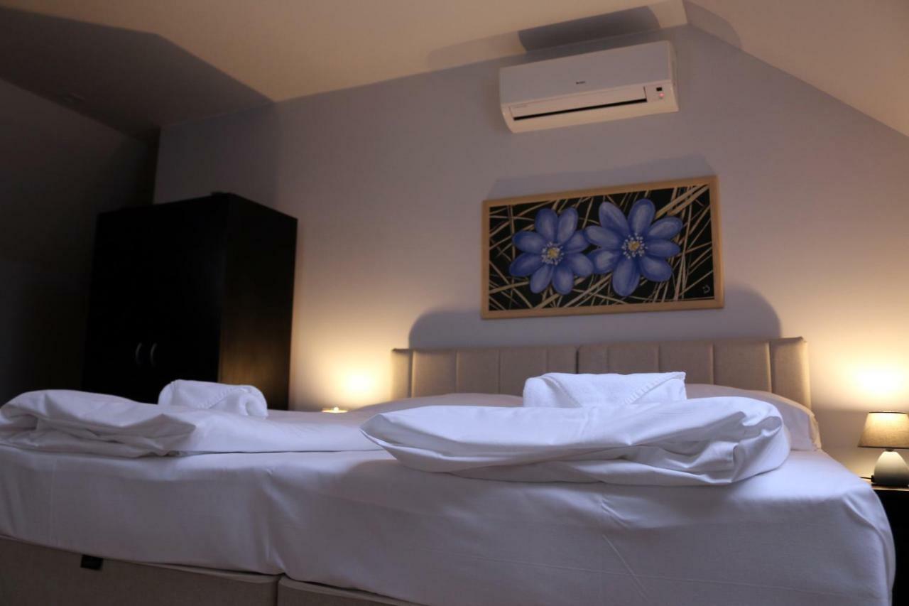 Soerpatika Vendeghaz Hotel Badacsonytomaj Buitenkant foto